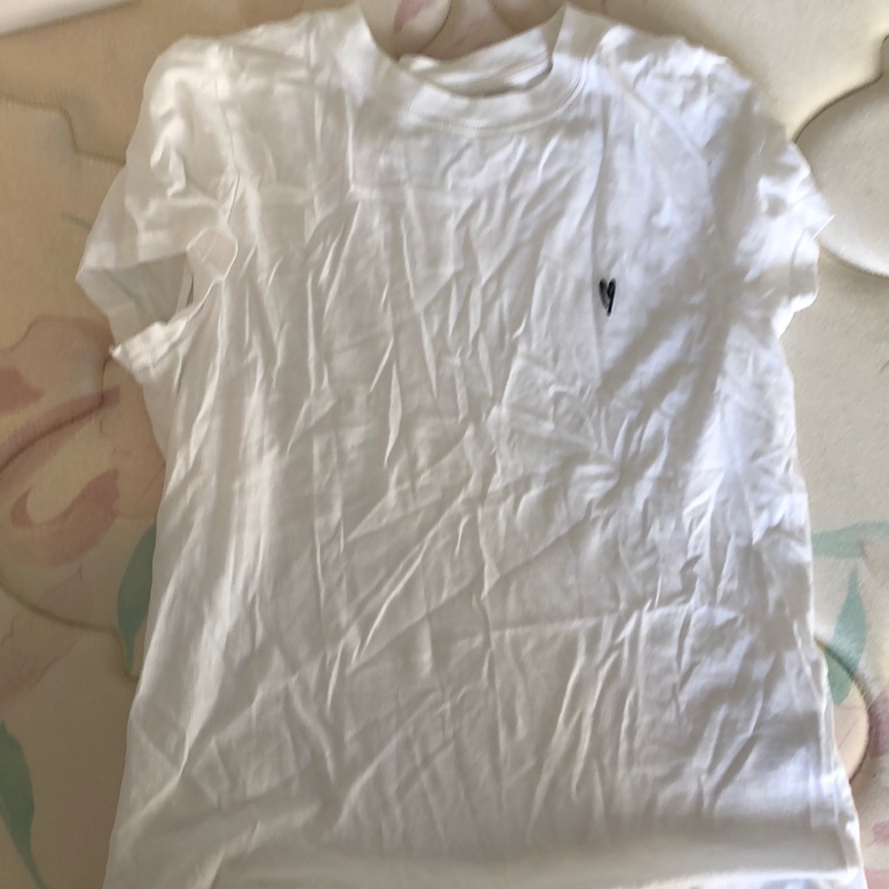 White tee